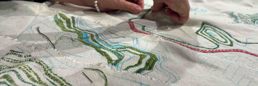 Organic stitches resembling natural forms